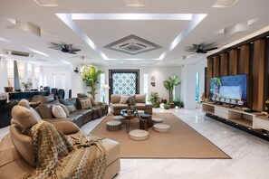 Villa de lujo | 13 habitaciones, cortinas blackout, wifi gratis y ropa de cama 