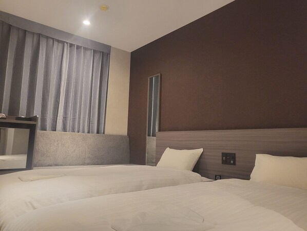 1 bedroom, in-room safe, iron/ironing board, free WiFi
