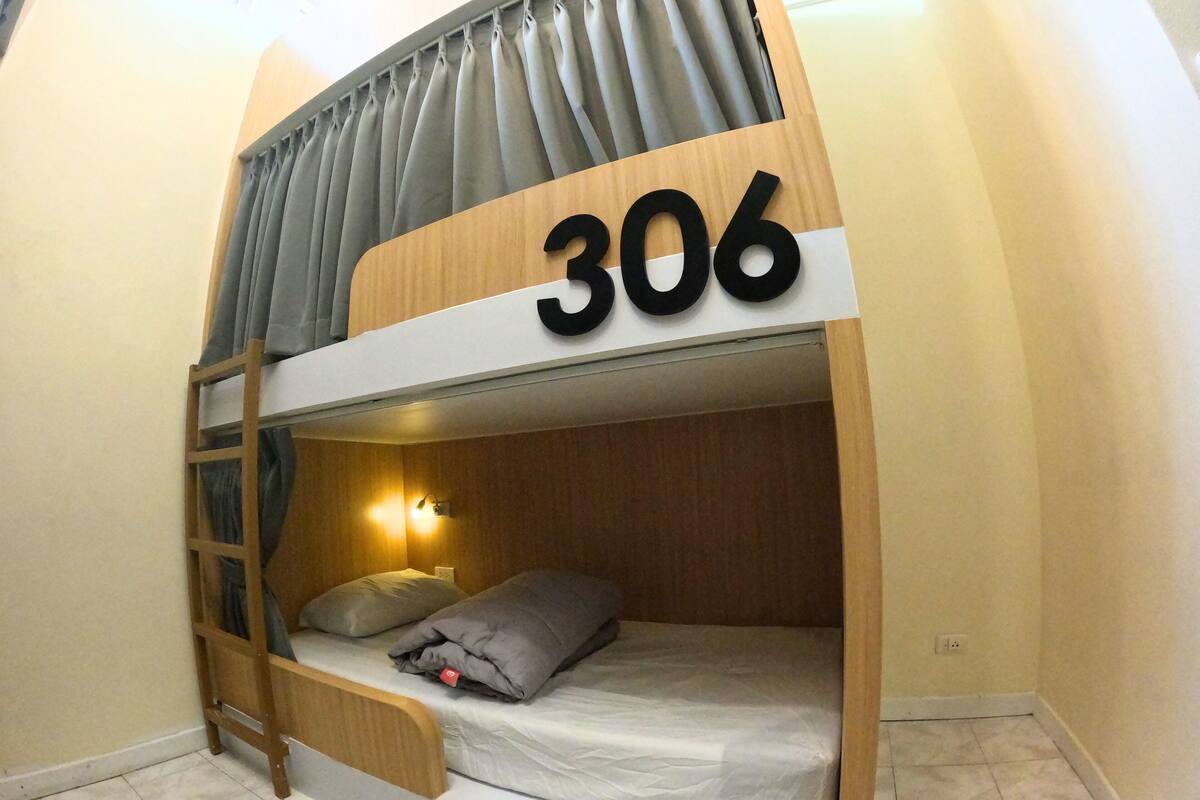 Mixed 4 beds Dormitory 4 | Coffre-fort, accès au Wi-Fi (inclus)