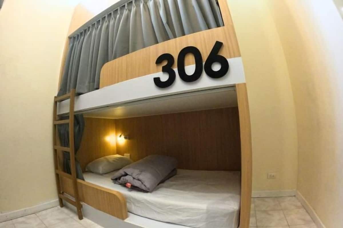 In-room safe, free WiFi