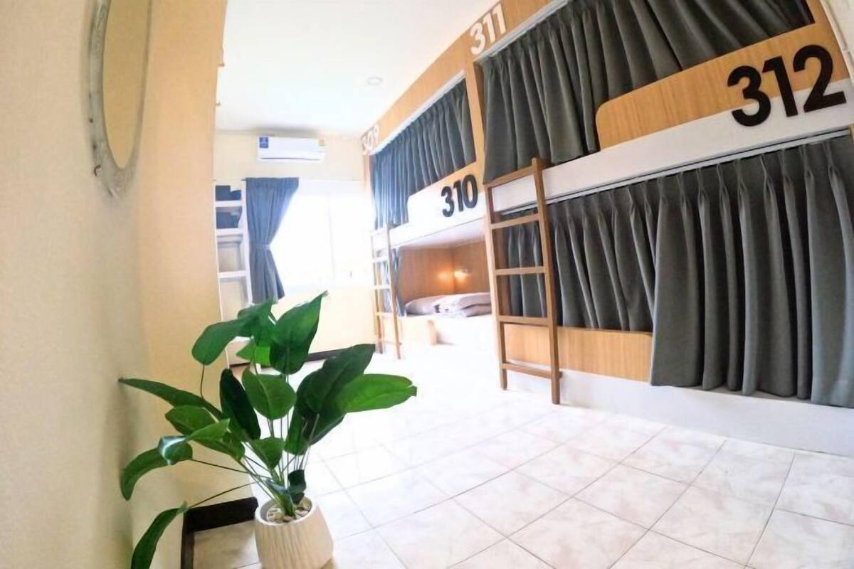 1 bedroom, in-room safe, free WiFi