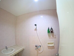 Bathroom - KPOP Hostel (Karon)