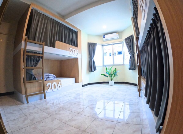 Female 6 beds Dormitory