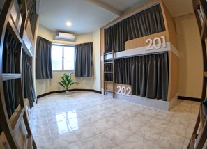 Female 6 beds Dormitory | In-room safe, free WiFi