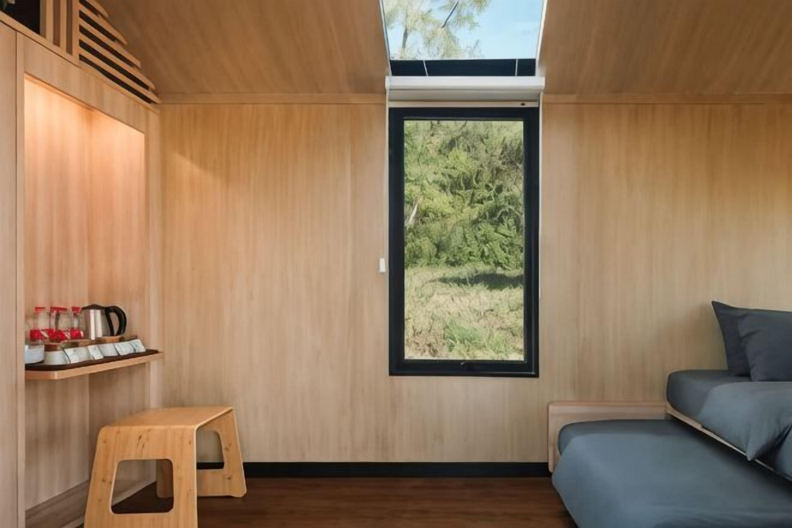 Bureau, espace de travail pour ordinateur portable, Wi-Fi gratuit