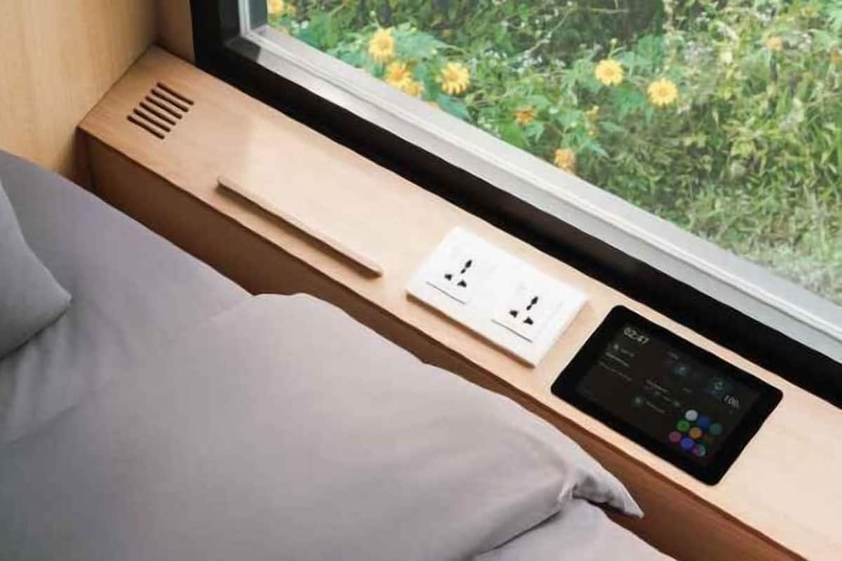1 habitación, escritorio y espacio para trabajar con laptop