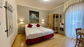 Standard Room | Premium bedding, down comforters, desk, free WiFi - Casteluce Hotel Funivie (Pinzolo)