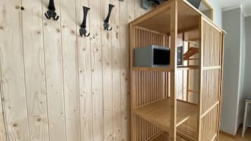 Classic-Zimmer | Allergikerbettwaren, Daunenbettdecken, Schreibtisch, kostenloses WLAN