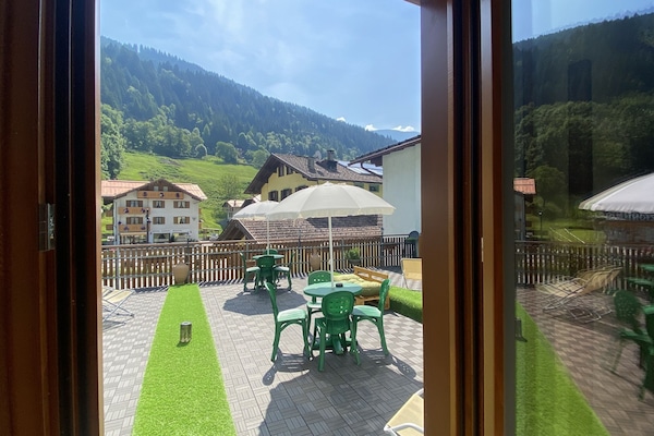 Comfort Room | Terrace/patio