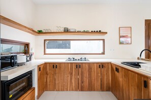 Vila | Cozinha privada | Geladeira, micro-ondas, fogão, cooktop