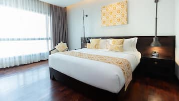 Premium bedding, minibar, in-room safe, desk