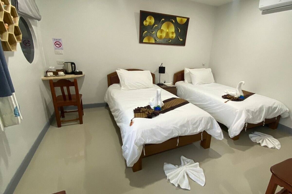 Double or Twin Room | WiFi (free)