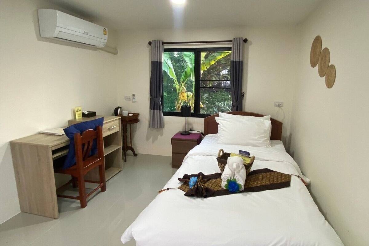 Deluxe Double Room Single Use | WiFi (free)