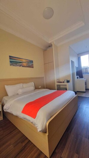 Escritorio, sistema de insonorización y wifi gratis 