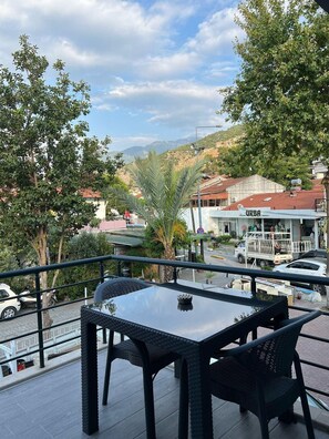 Vista frontal de la propiedad