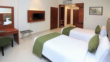 Deluxe Double Non-Smoking | Desk, soundproofing, iron/ironing board, free WiFi