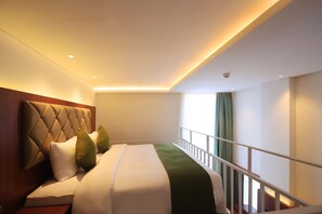 Phòng Suite Junior, nhiều giường, không hút thuốc | 1 phòng ngủ, bàn, phòng cách âm, bàn ủi/dụng cụ ủi quần áo
