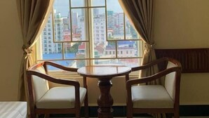 Premium bedding, minibar, desk, laptop workspace - Le Prime Hotel (Phnom Penh)