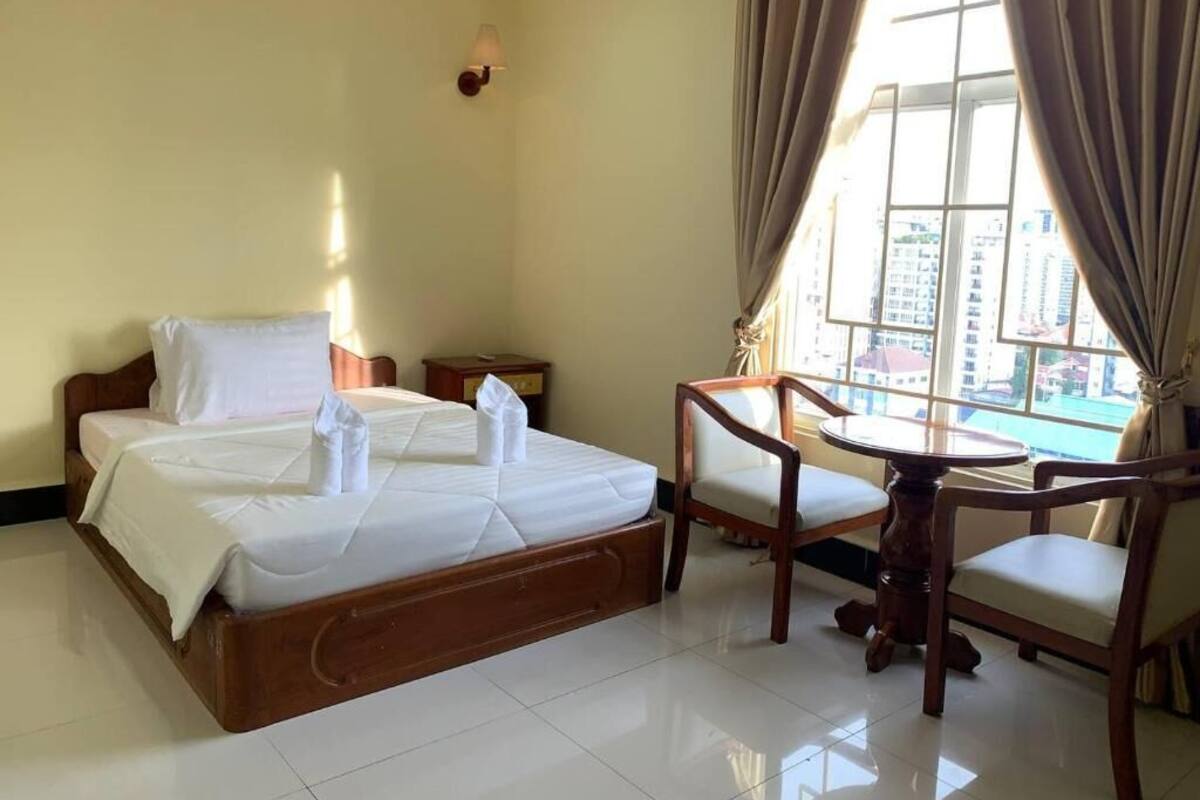 Superior Double Room | Premium bedding, minibar, desk, laptop workspace