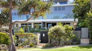 Exterior - The Sunshine Villa 2 Min walk to Village Beach (Noosa)