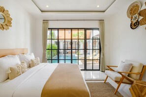 Desk, bed sheets - Villa Concasa in Canggu - 2 min to Atlas/finns (Canggu)