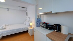 Basic Apartment, 1 Bedroom | In-room dining - A cozy and cute pethouse (Athens)