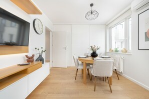 Apartment, 1 Bedroom, Balcony | Living room