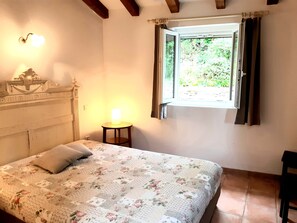 3 chambres, fer et planche à repasser, lit parapluie, Wi-Fi gratuit