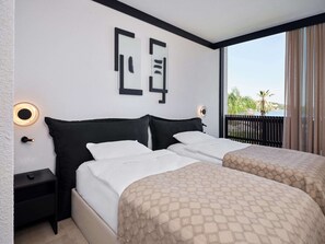 1 bedroom, in-room safe, blackout drapes, soundproofing