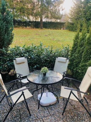 تناول الطعام بالخارج