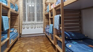 Basic Shared Dormitory, 4 Bedrooms | In-room dining - Buddha hostel (Chisinau)