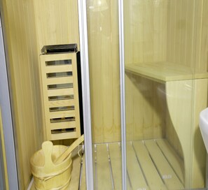Luxury Double Room | Bathroom | Shower, hair dryer, slippers, bidet