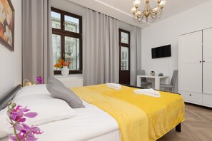 Studio, Balcony | Living area - Piotrkowska Cozy Studio by Renters (Lodz)