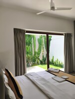 华丽客房, 露台, 花园景观 | 客房内保险箱、隔音、熨斗/熨衣板、折叠床/加床（额外收费）