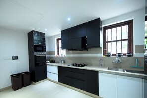 Fridge, microwave, stovetop, rice cooker - The Meadows Varkala (Varkala)