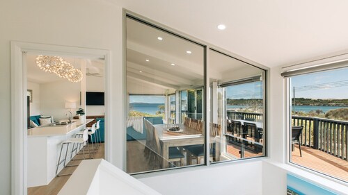Dolphinview Has Changed - and it is Spectacular - now one of Coffin Bay's Premier Holiday Homes