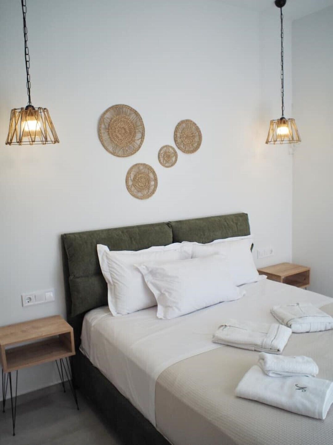 3 habitaciones, caja de seguridad en la habitación y escritorio 