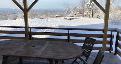 Maison A LA Campagne Avec VUE Imprenable.proche Cascades & Lacs.ideal EN Famille