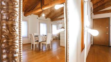 Apartment, 2 Bedrooms, Smoking | Living room