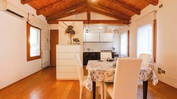 Apartment, 2 Bedrooms, Smoking | Living room