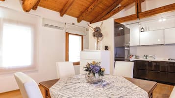 Apartment, 2 Bedrooms, Smoking | Living room