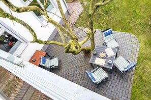 Outdoor dining - Villa Büsum Süderpiep- Zentrale Ferienwohnung mit Terrasse und Garten (Büsum)