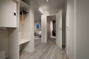 Apartment, 1 Bedroom, City View | Individually decorated, individually furnished, laptop workspace - Bispegata 5 Apartment hotel (Tromsø)