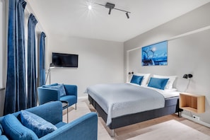Apartment with separate bedroom and workspace | Individuell dekoriert, individuell eingerichtet