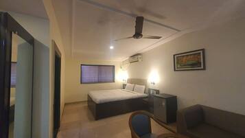 Superior Room | In-room safe, desk, free WiFi