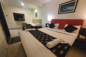 Deluxe Room | In-room safe, desk, free WiFi