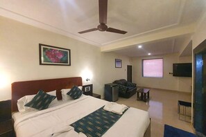 In-room safe, desk, free WiFi - Silver Leef (Wai)