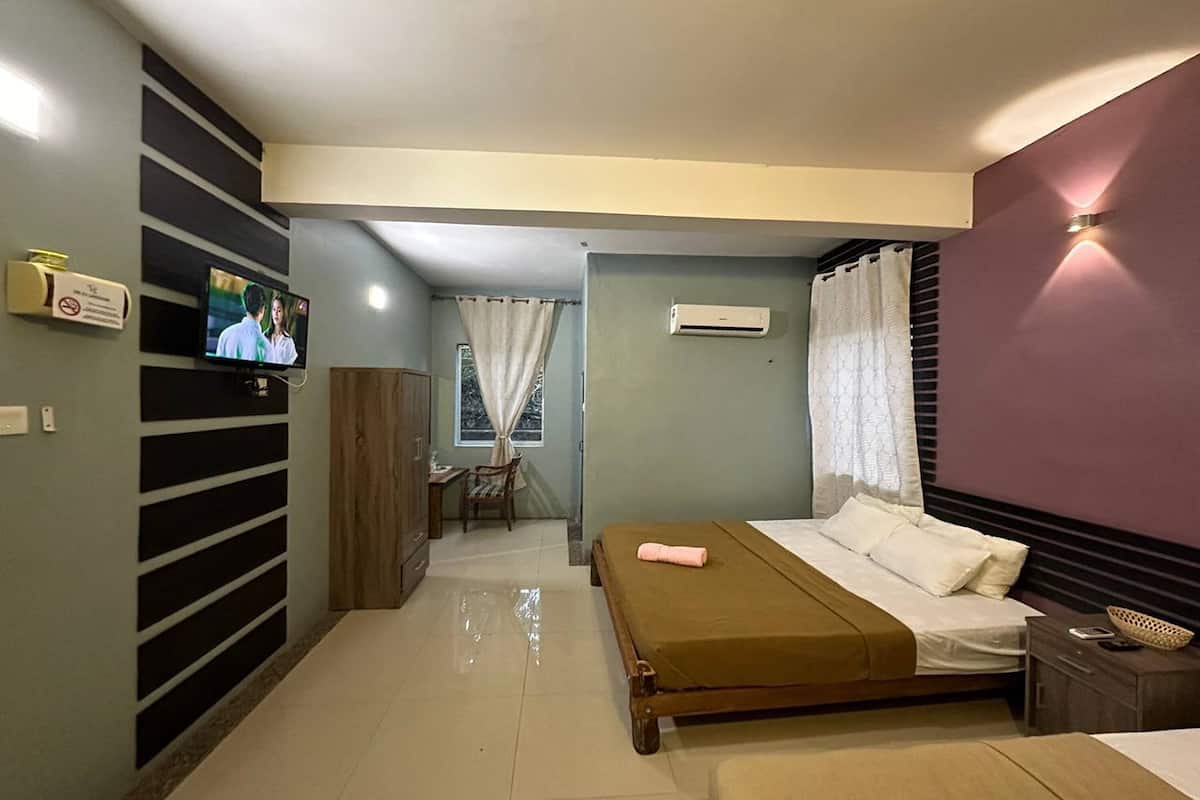 Premium Suite | 1 bedroom, in-room safe, desk, free WiFi