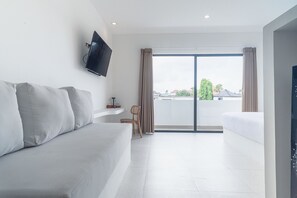 Suite – basic | Oppholdsområde | En 25-tommers LCD-TV med kabel-kanaler