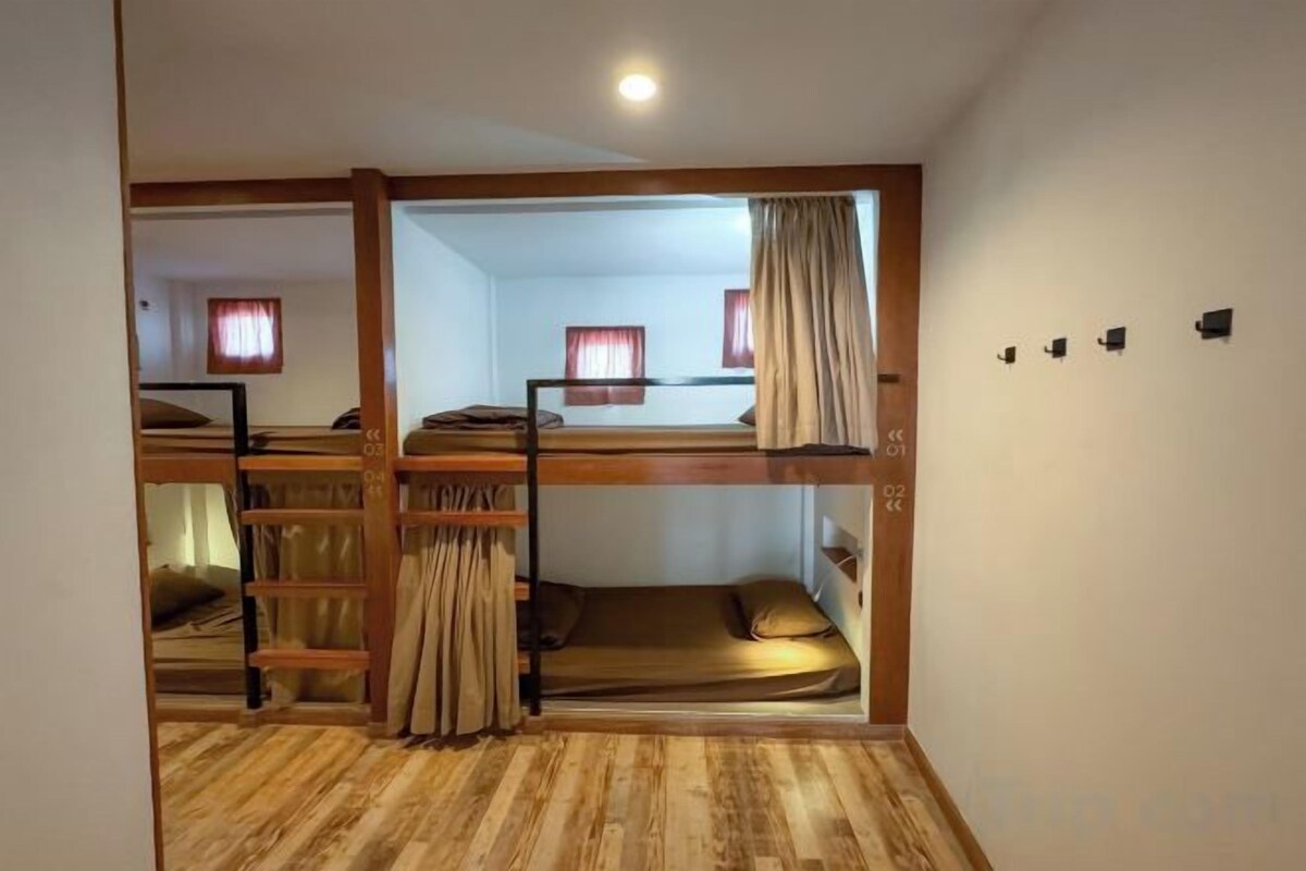 Accès au Wi-Fi (inclus), literie fournie
